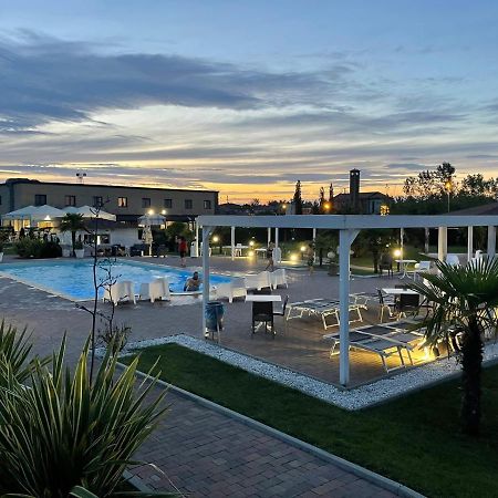 Hotel Bussana ปอร์โตตอลเล ภายนอก รูปภาพ