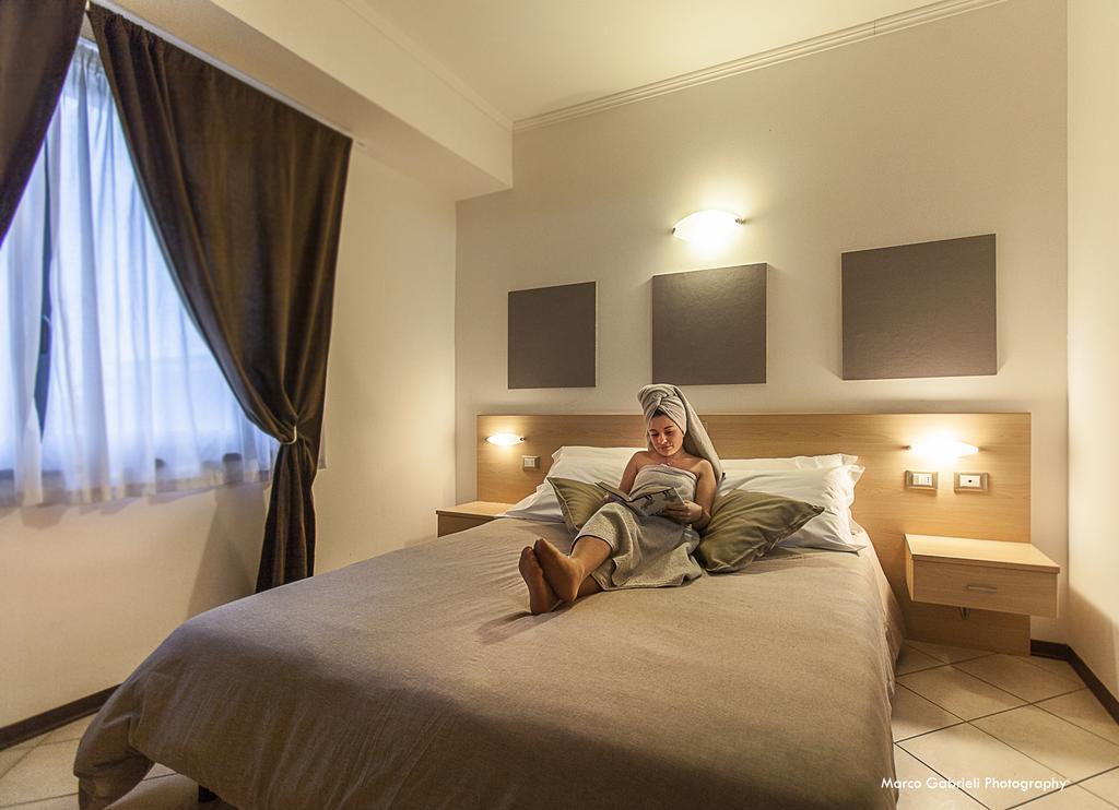 Hotel Bussana ปอร์โตตอลเล ห้อง รูปภาพ