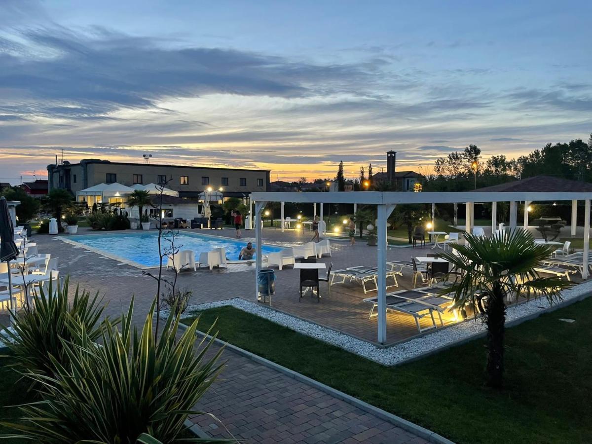 Hotel Bussana ปอร์โตตอลเล ภายนอก รูปภาพ