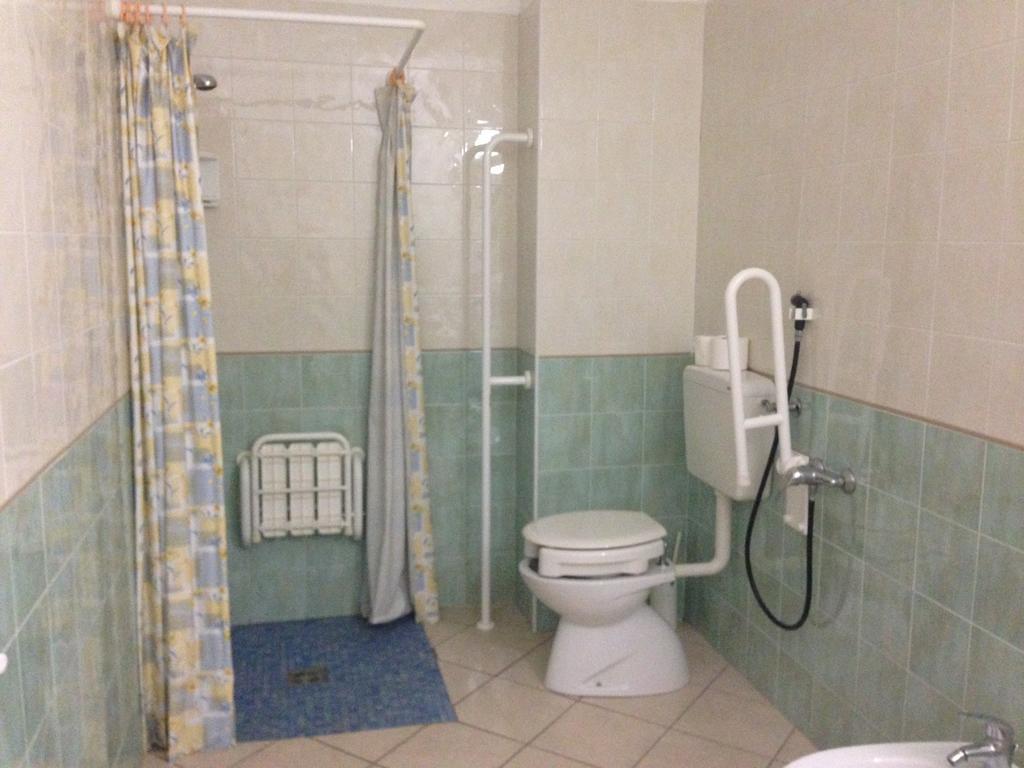 Hotel Bussana ปอร์โตตอลเล ภายนอก รูปภาพ